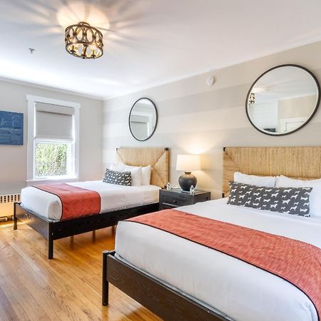 Paws On Pelham (Adults Only) Bed and Breakfast Newport Exteriör bild