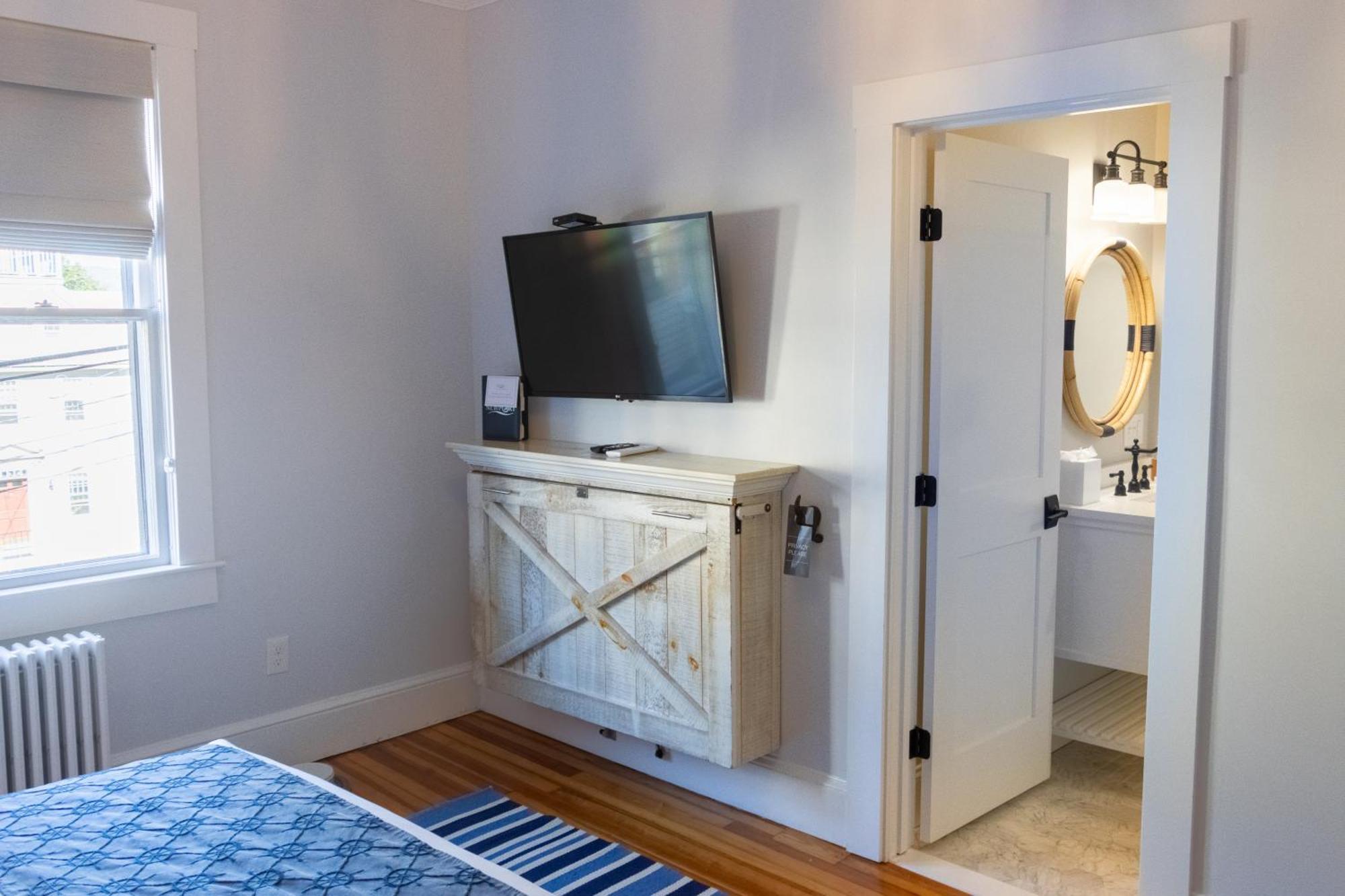 Paws On Pelham (Adults Only) Bed and Breakfast Newport Exteriör bild