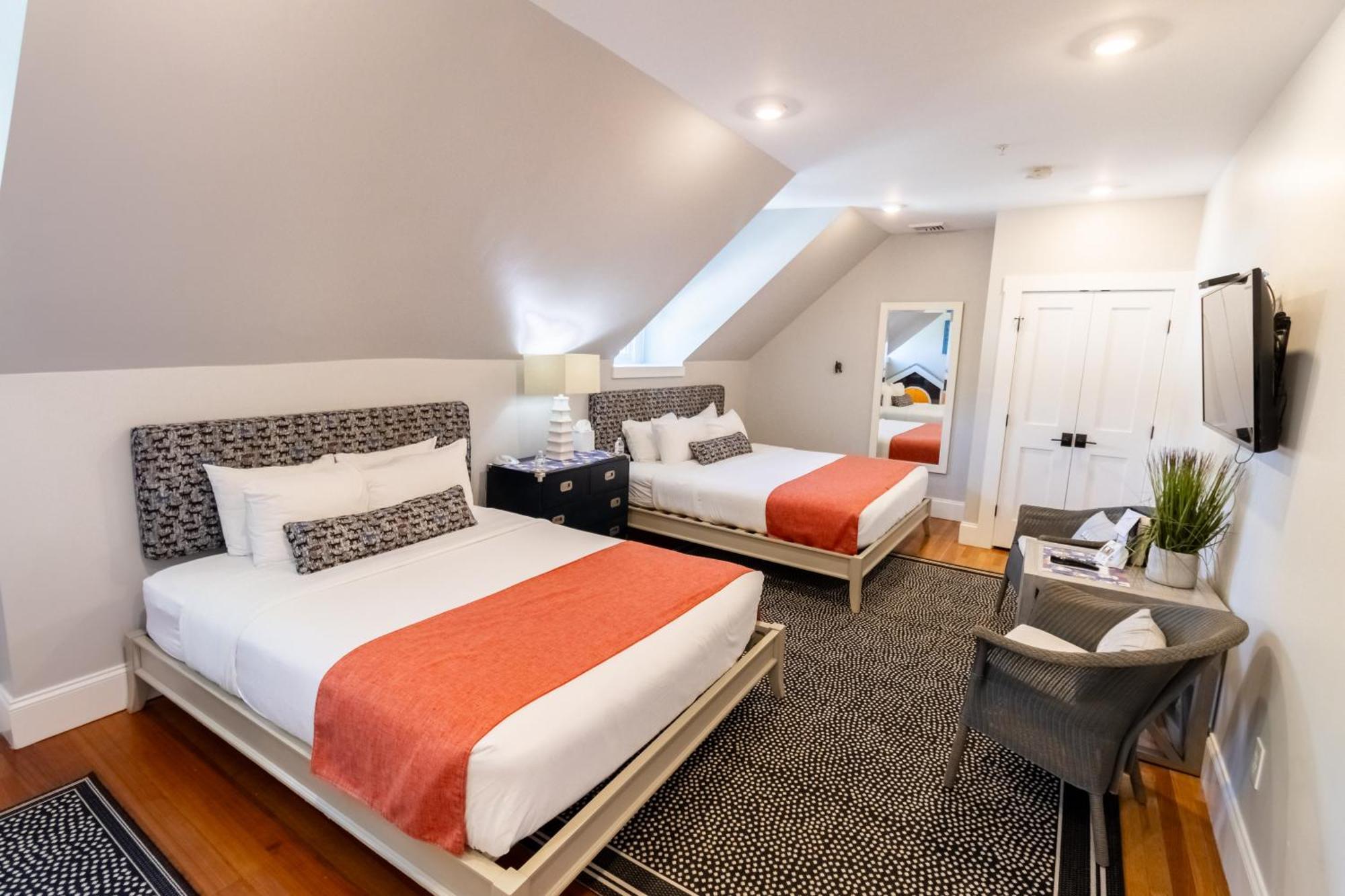 Paws On Pelham (Adults Only) Bed and Breakfast Newport Exteriör bild