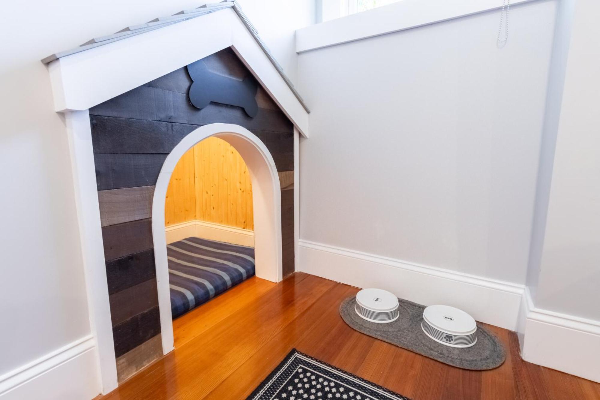 Paws On Pelham (Adults Only) Bed and Breakfast Newport Exteriör bild