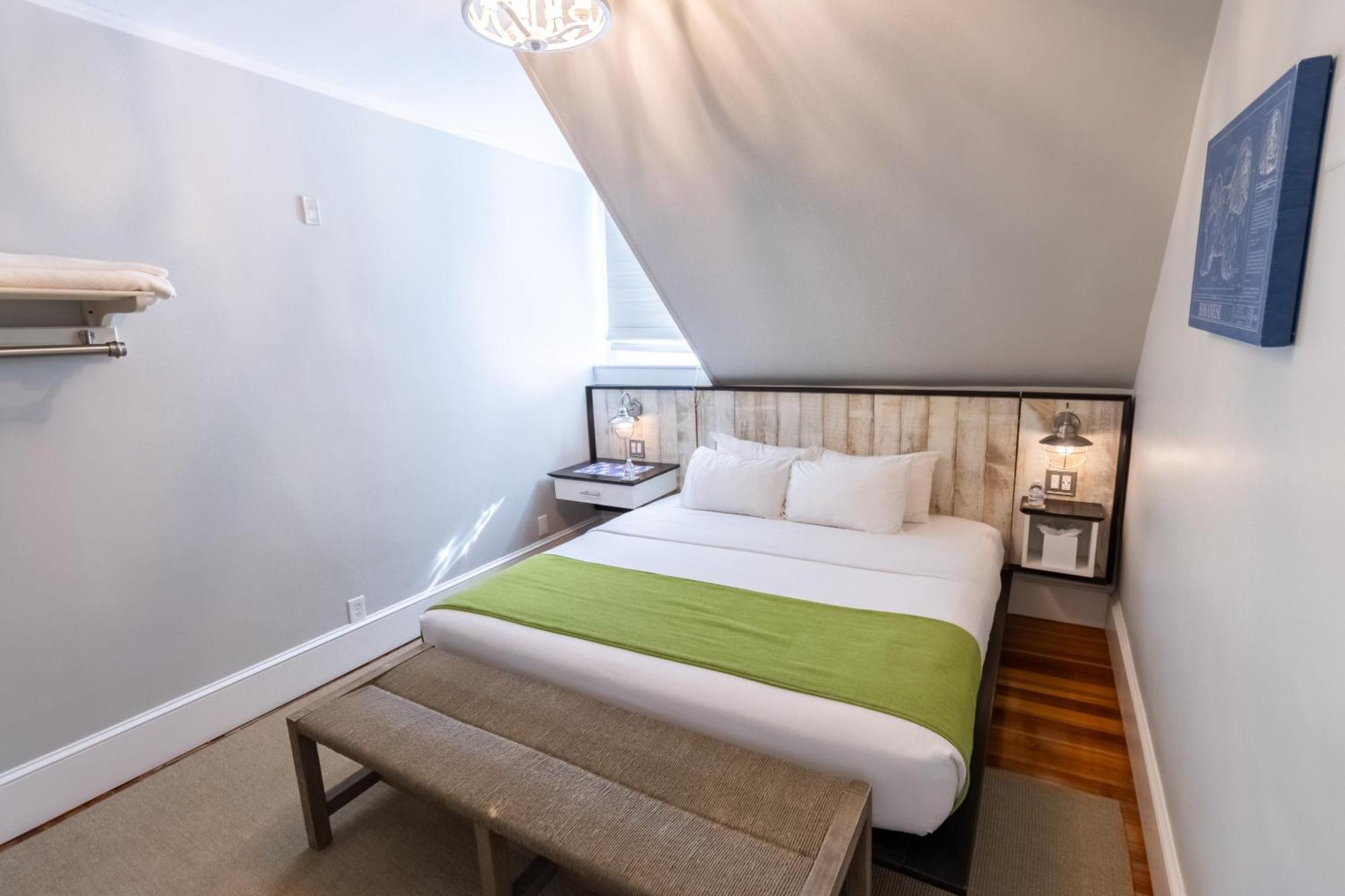 Paws On Pelham (Adults Only) Bed and Breakfast Newport Exteriör bild