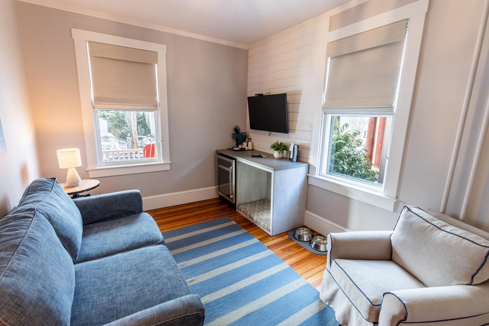 Paws On Pelham (Adults Only) Bed and Breakfast Newport Exteriör bild