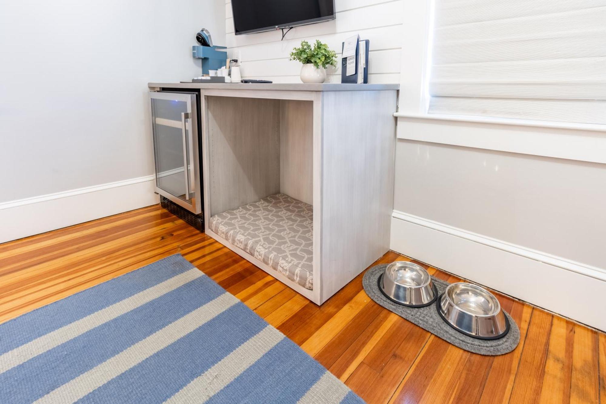 Paws On Pelham (Adults Only) Bed and Breakfast Newport Exteriör bild