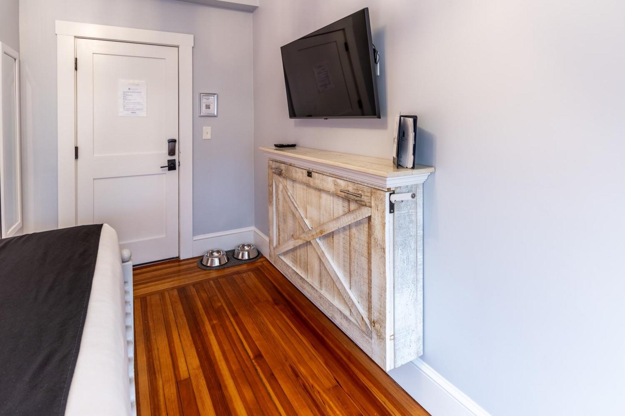 Paws On Pelham (Adults Only) Bed and Breakfast Newport Exteriör bild
