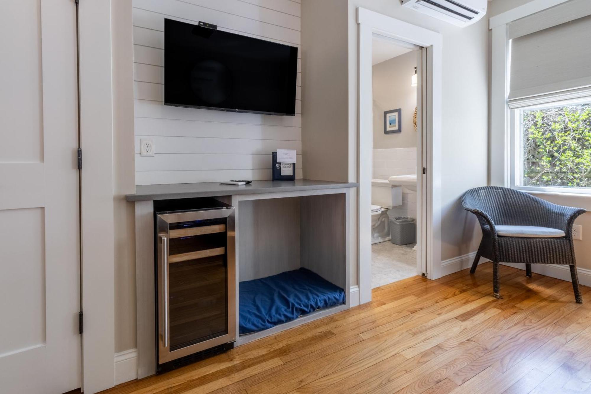 Paws On Pelham (Adults Only) Bed and Breakfast Newport Exteriör bild