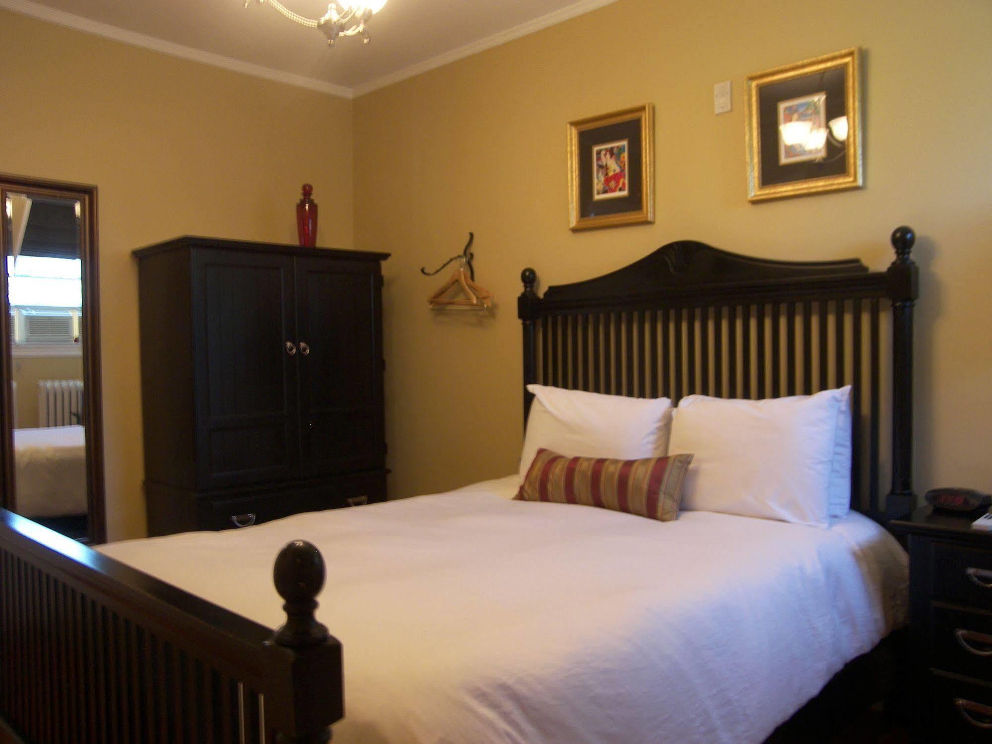 Paws On Pelham (Adults Only) Bed and Breakfast Newport Exteriör bild