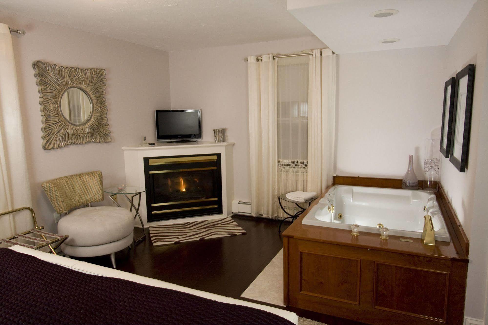 Paws On Pelham (Adults Only) Bed and Breakfast Newport Exteriör bild