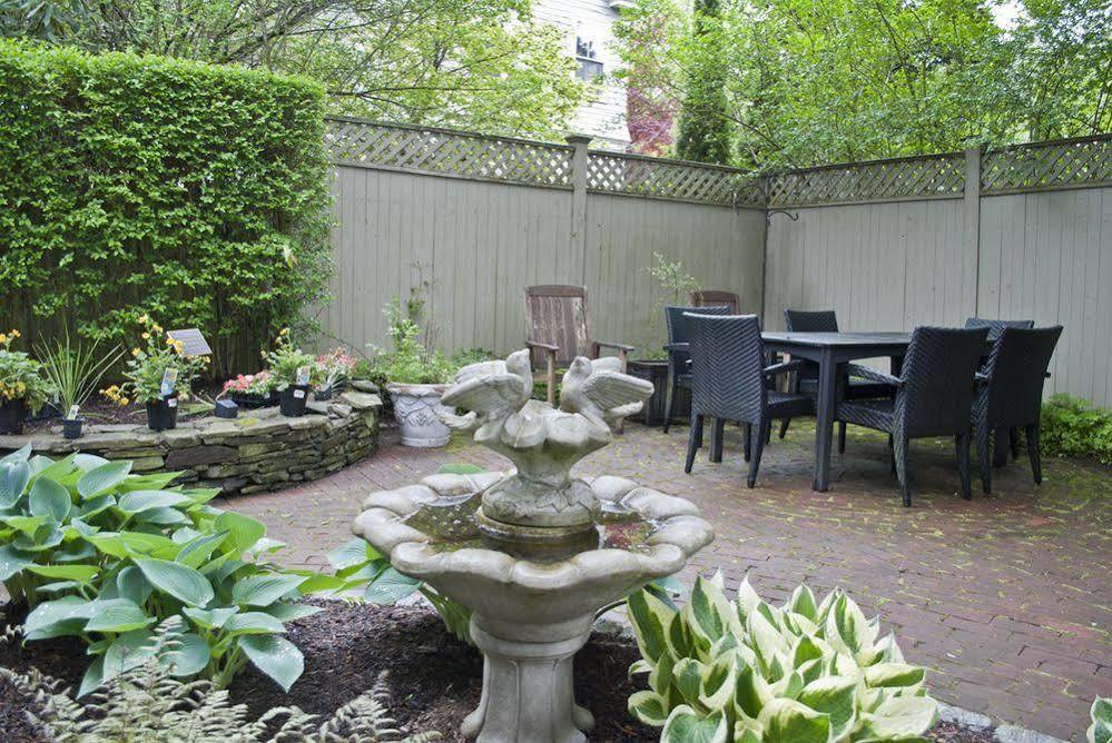 Paws On Pelham (Adults Only) Bed and Breakfast Newport Exteriör bild