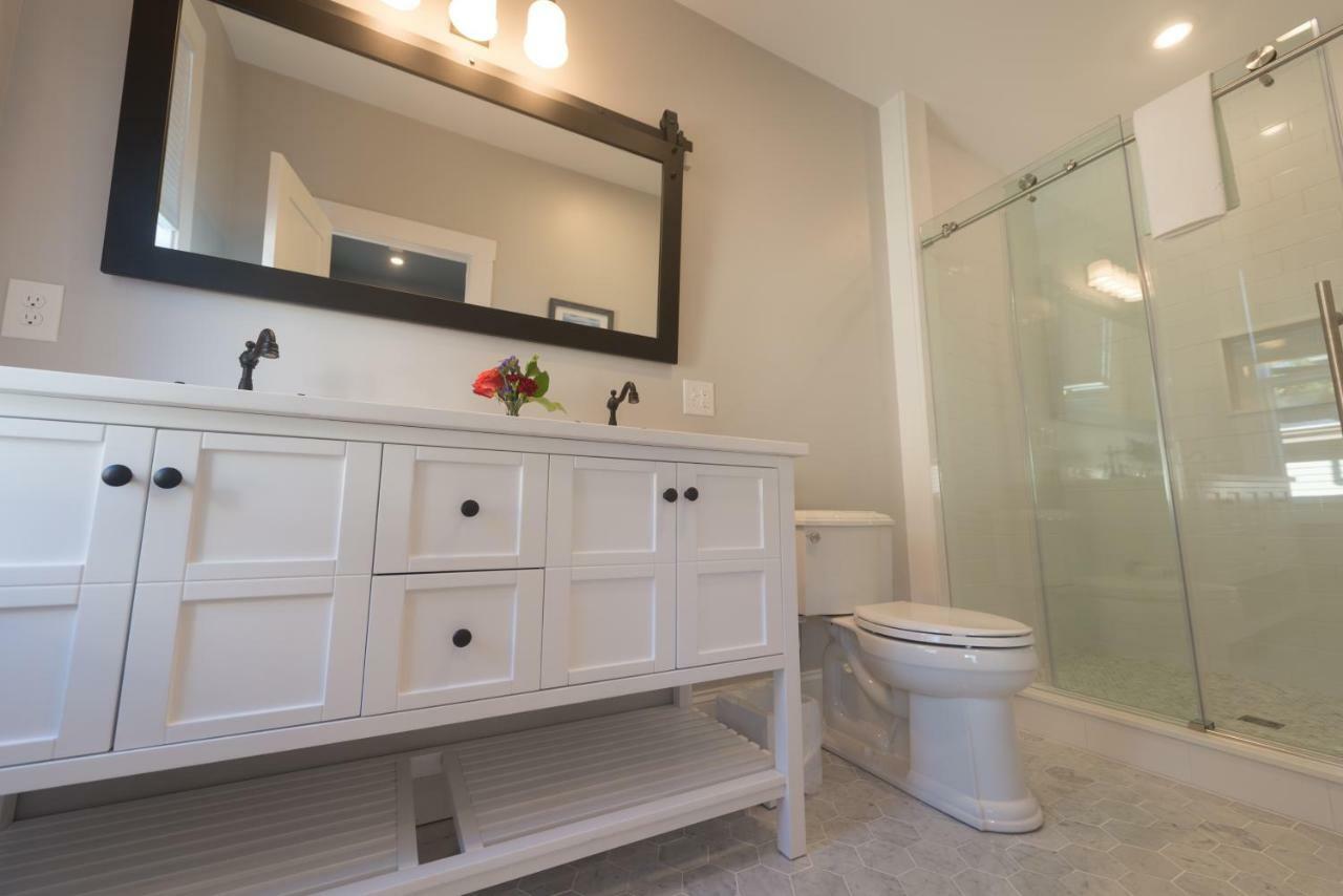 Paws On Pelham (Adults Only) Bed and Breakfast Newport Exteriör bild