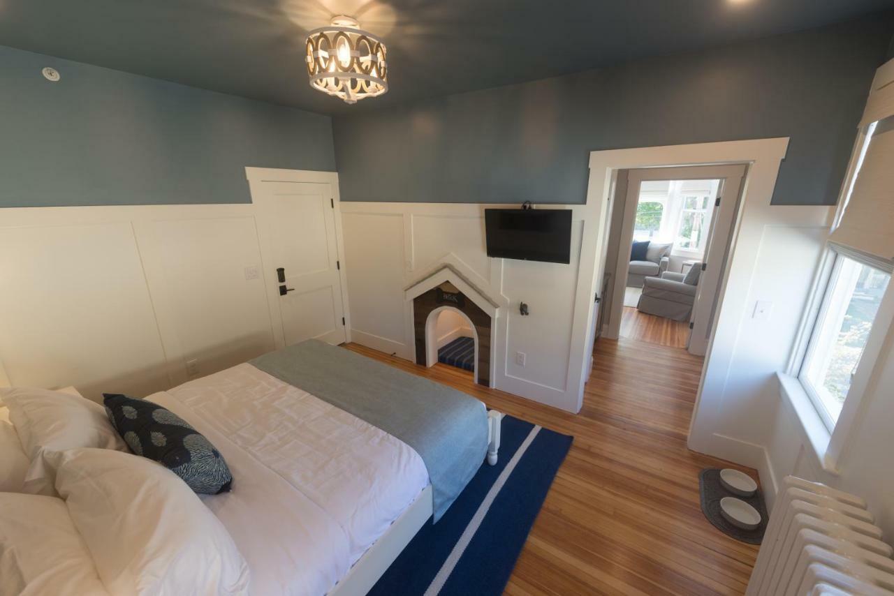 Paws On Pelham (Adults Only) Bed and Breakfast Newport Exteriör bild