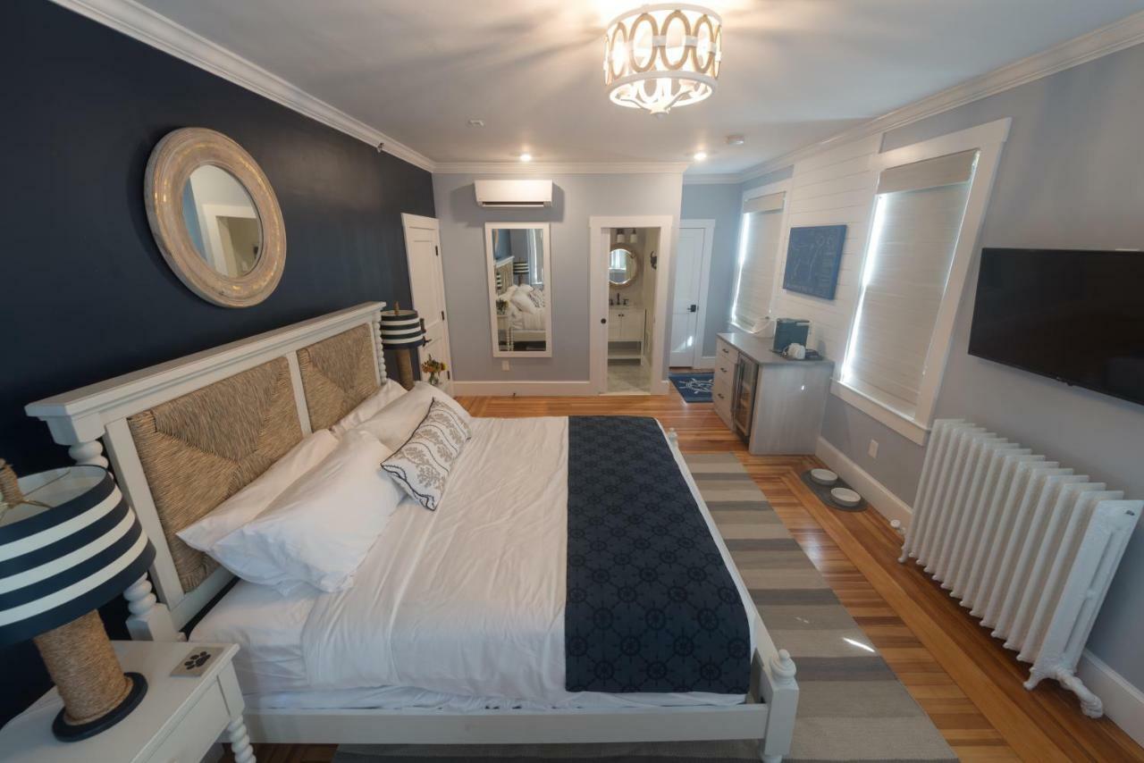 Paws On Pelham (Adults Only) Bed and Breakfast Newport Exteriör bild