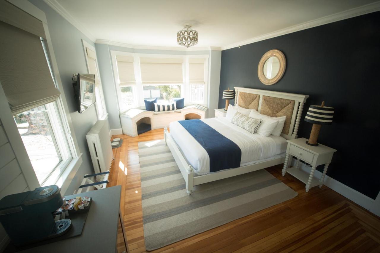 Paws On Pelham (Adults Only) Bed and Breakfast Newport Exteriör bild