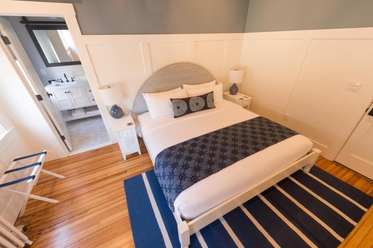 Paws On Pelham (Adults Only) Bed and Breakfast Newport Exteriör bild